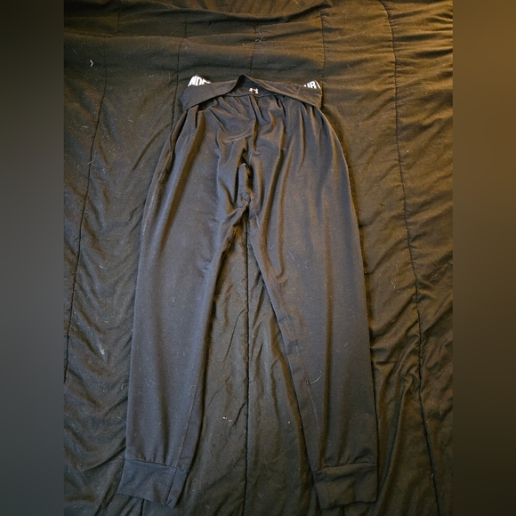 3 pairs of UA joggers - Picture 7 of 11